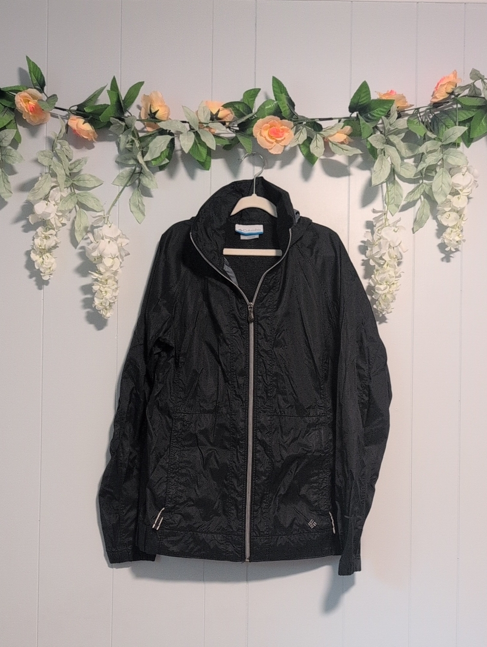 Columbia Women's Black Hooded Windbreaker S